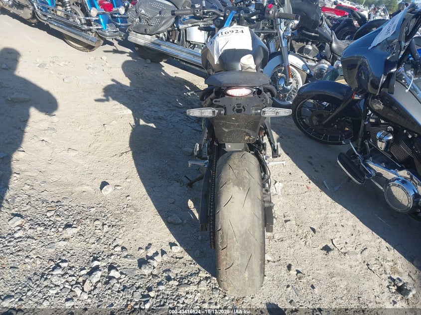 2024 Suzuki Gsx800 R VIN: JS1EM11BXR7100086 Lot: 43416924