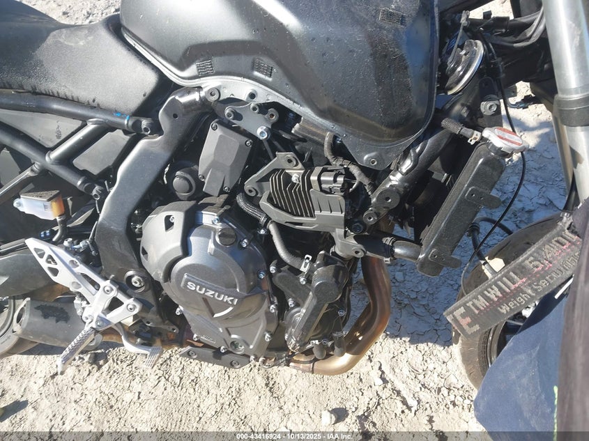 2024 Suzuki Gsx800 R VIN: JS1EM11BXR7100086 Lot: 43416924