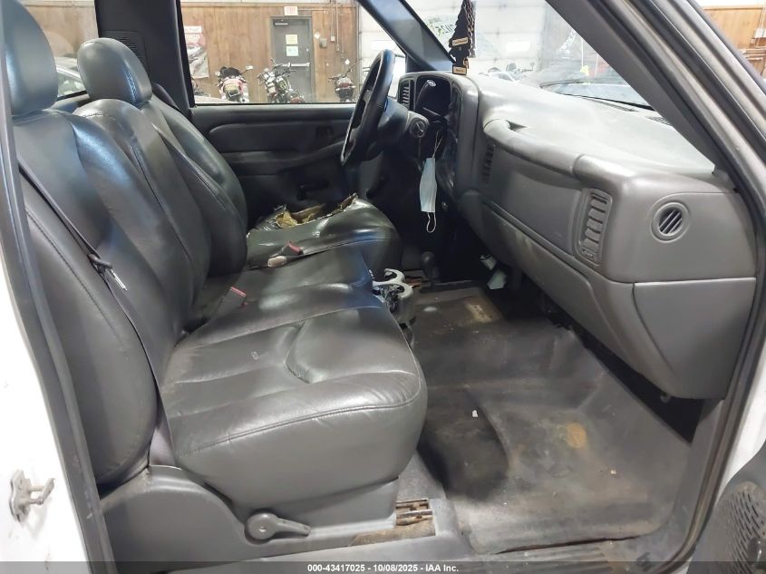 2005 Chevrolet Silverado 2500Hd Work Truck VIN: 1GCHK24U25E324941 Lot: 43417025