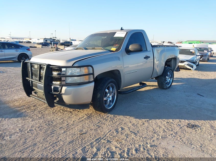 1GCEC14X47Z617661 2007 CHEVROLET SILVERADO photo no. 2