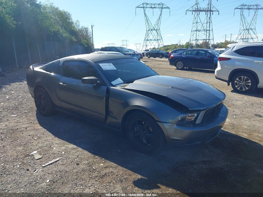 FORD MUSTANG V6 PREMIUM