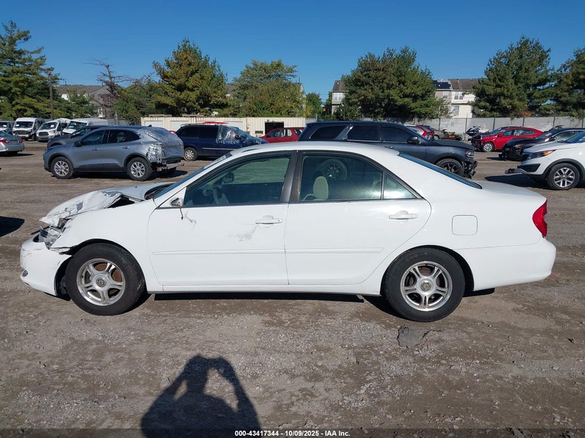 2002 Toyota Camry Le VIN: 4T1BE32K82U042045 Lot: 43417344