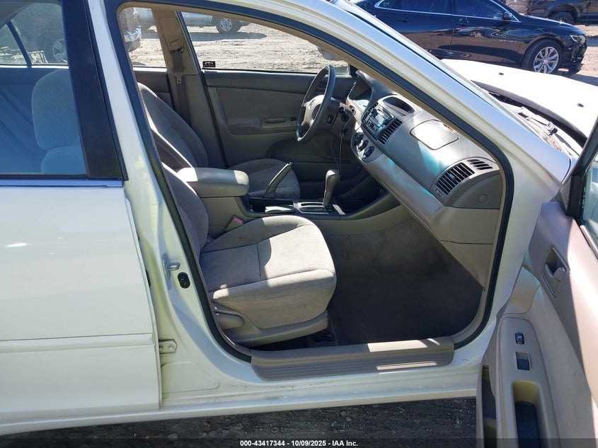 2002 Toyota Camry Le VIN: 4T1BE32K82U042045 Lot: 43417344