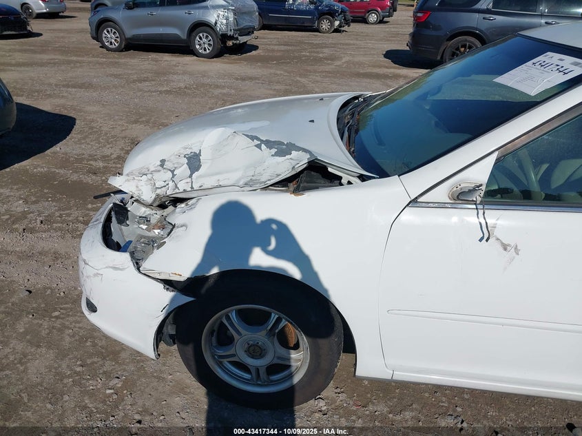 2002 Toyota Camry Le VIN: 4T1BE32K82U042045 Lot: 43417344