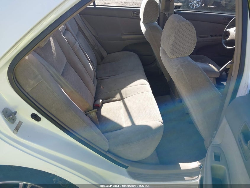 2002 Toyota Camry Le VIN: 4T1BE32K82U042045 Lot: 43417344