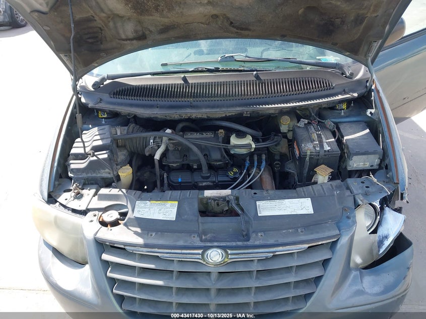 2005 Chrysler Town & Country Lx VIN: 2C4GP44R55R137300 Lot: 43417430