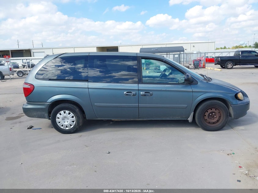 2005 Chrysler Town & Country Lx VIN: 2C4GP44R55R137300 Lot: 43417430