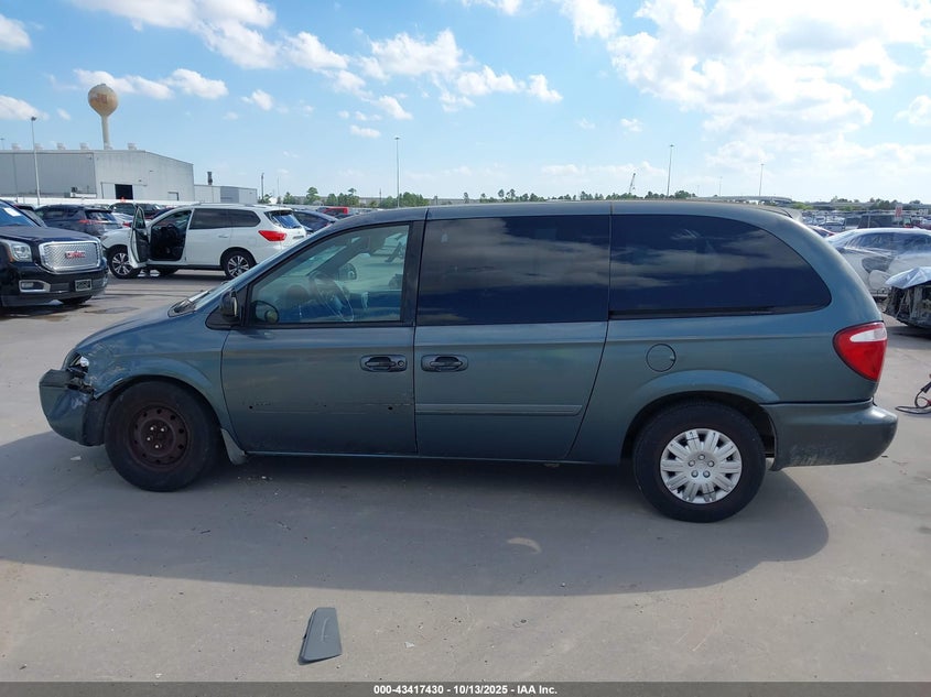 2005 Chrysler Town & Country Lx VIN: 2C4GP44R55R137300 Lot: 43417430