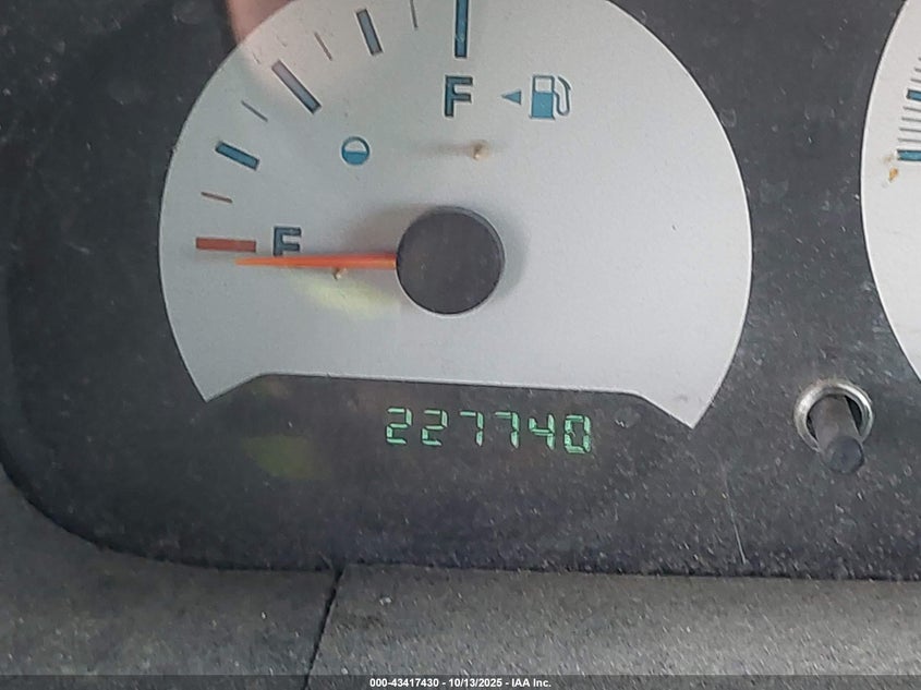 2005 Chrysler Town & Country Lx VIN: 2C4GP44R55R137300 Lot: 43417430