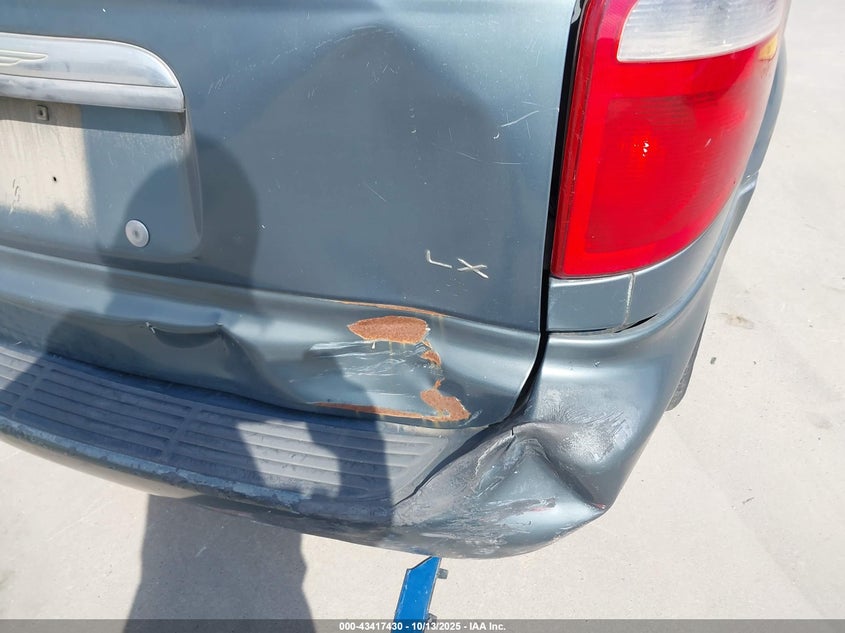 2005 Chrysler Town & Country Lx VIN: 2C4GP44R55R137300 Lot: 43417430