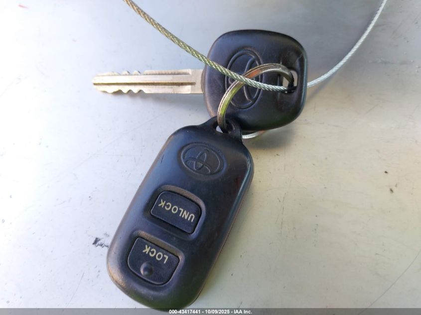 2000 Toyota Camry Solara Sle V6 VIN: 2T1CF22P2YC352211 Lot: 43417441