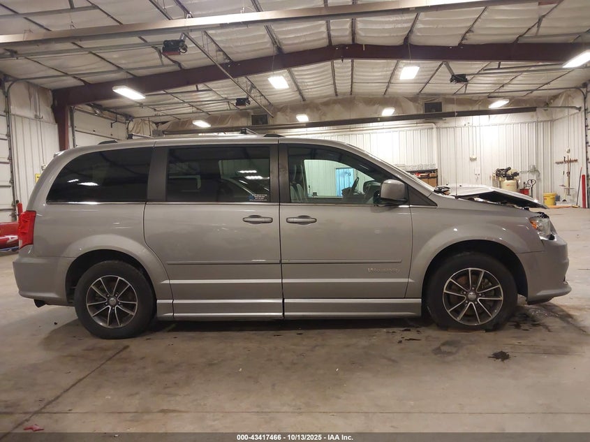 2017 Dodge Grand Caravan Sxt VIN: 2C4RDGCG9HR713686 Lot: 43417466