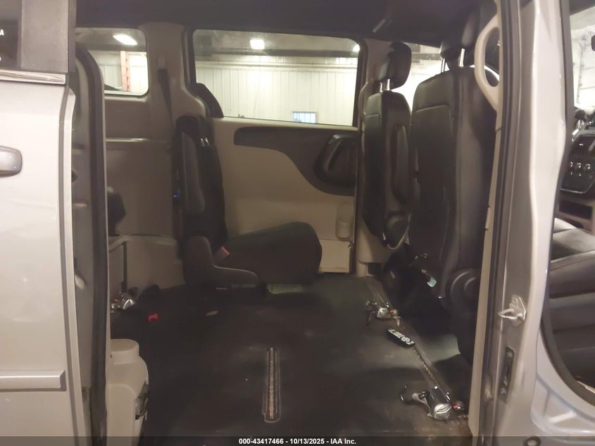 2017 Dodge Grand Caravan Sxt VIN: 2C4RDGCG9HR713686 Lot: 43417466