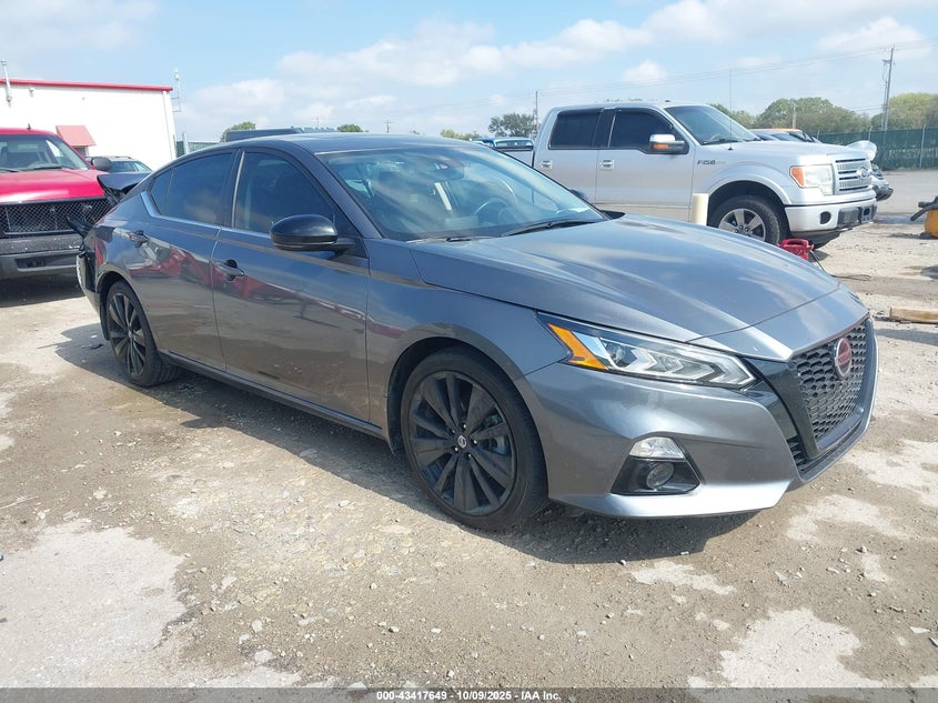 NISSAN ALTIMA SR FWD