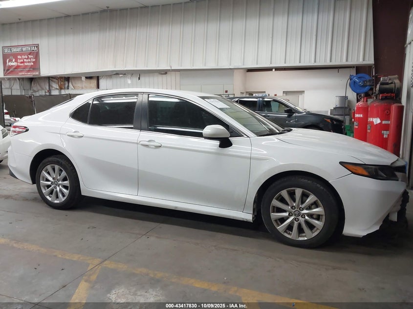 2018 Toyota Camry Le VIN: 4T1B11HK0JU103183 Lot: 43417830