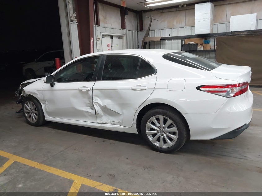 2018 Toyota Camry Le VIN: 4T1B11HK0JU103183 Lot: 43417830