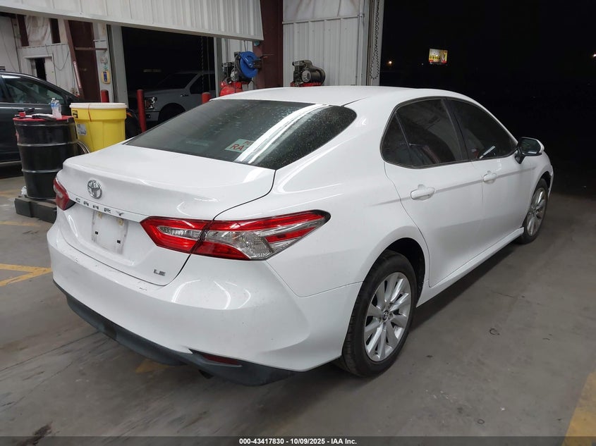 4T1B11HK0JU103183 2018 TOYOTA CAMRY photo no. 4