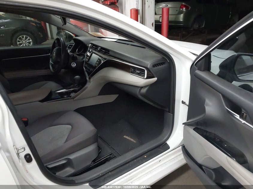 4T1B11HK0JU103183 2018 TOYOTA CAMRY photo no. 5