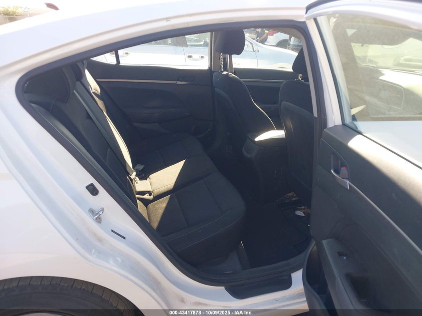 VIN 5NPD74LF9JH355788 2018 HYUNDAI ELANTRA SE
