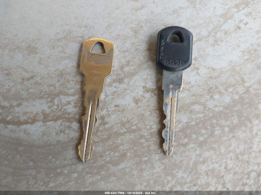 2000 GMC Safari Standard VIN: 1GTDM19W8YB509773 Lot: 43417906