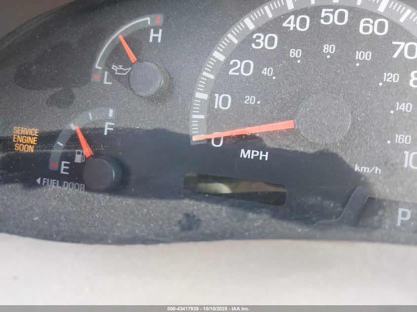 1999 Ford Expedition Eddie Bauer/Xlt VIN: 1FMRU1767XLA36137 Lot: 43417939