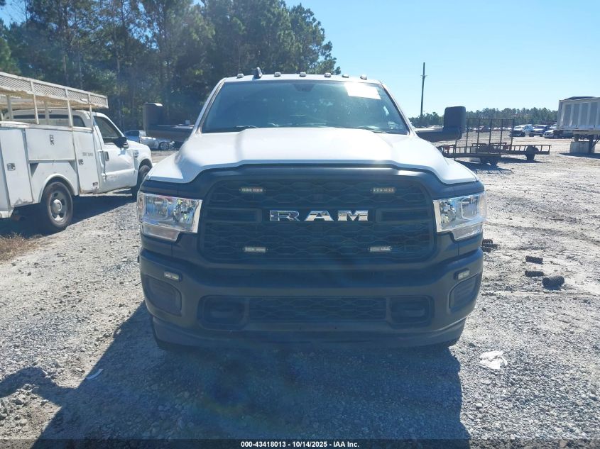2022 Ram 3500 Tradesman 4X4 8' Box VIN: 3C63RRGL9NG363253 Lot: 43418013