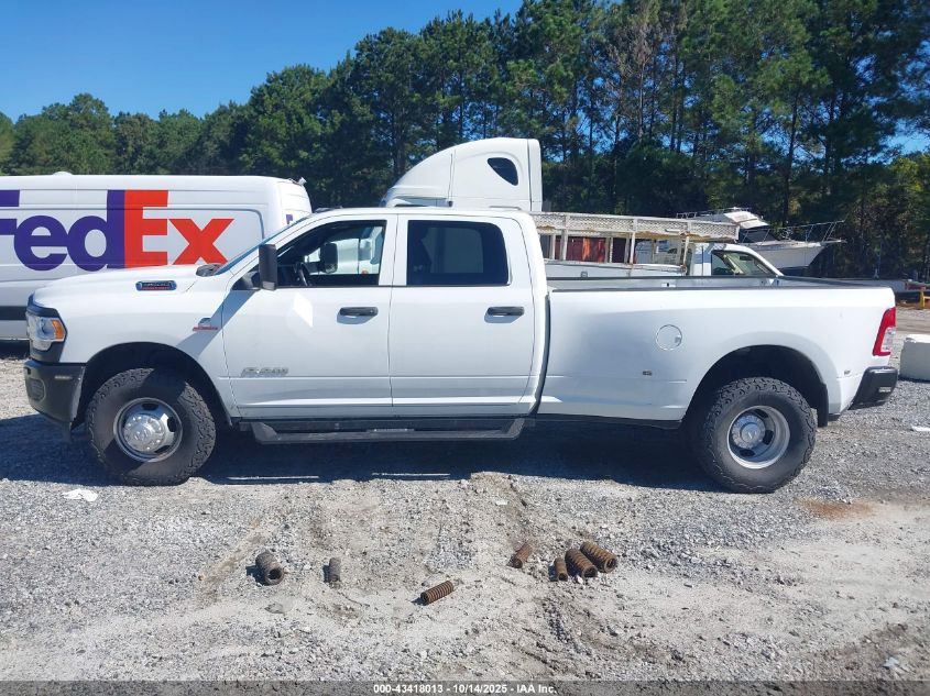 2022 Ram 3500 Tradesman 4X4 8' Box VIN: 3C63RRGL9NG363253 Lot: 43418013