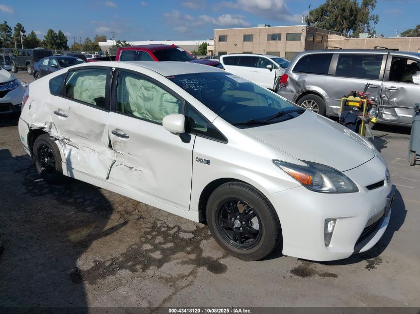 TOYOTA PRIUS PLUG-IN
