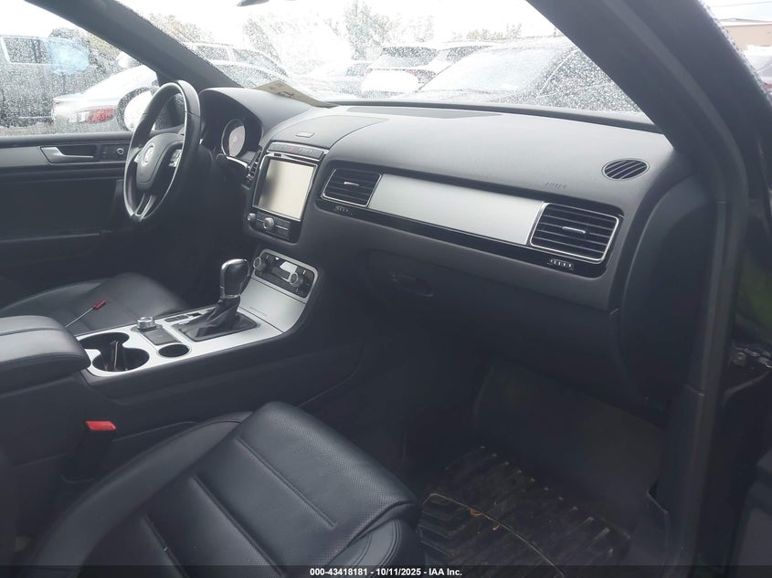 VIN WVGRF7BP7HD004362 2017 VOLKSWAGEN TOUAREG V6 WOLFSBURG EDITION