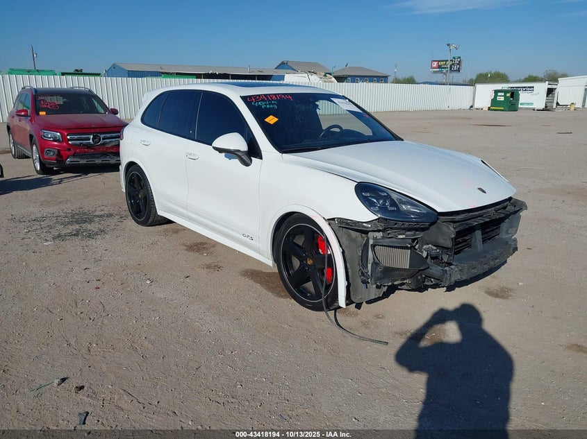 PORSCHE CAYENNE GTS