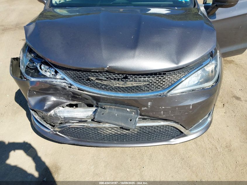 2020 Chrysler Pacifica Touring VIN: 2C4RC1FG8LR123371 Lot: 43418197