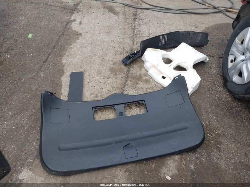 2015 Toyota Rav4 Le VIN: JTMBFREV9FJ041049 Lot: 43418249