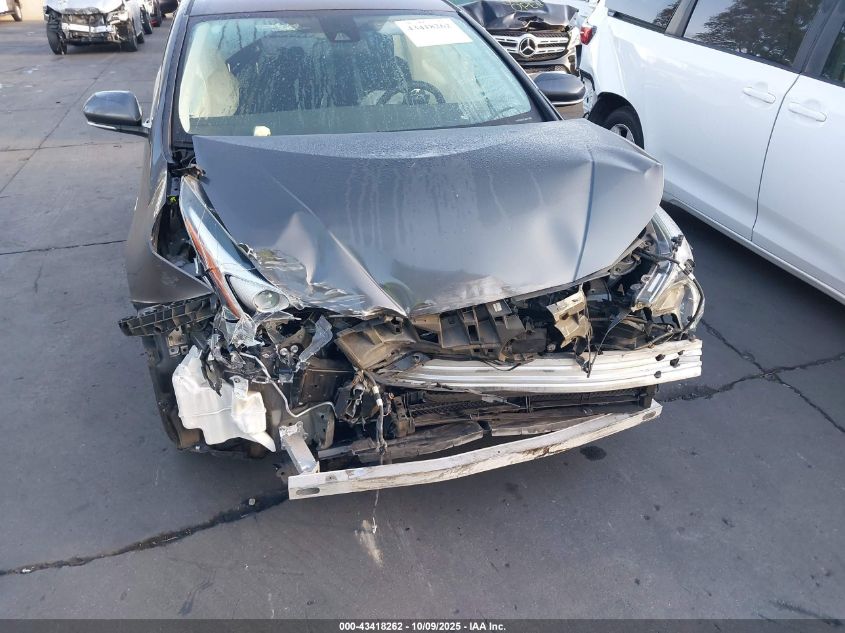 2018 Toyota Prius Two VIN: JTDKBRFU9J3585260 Lot: 43418262