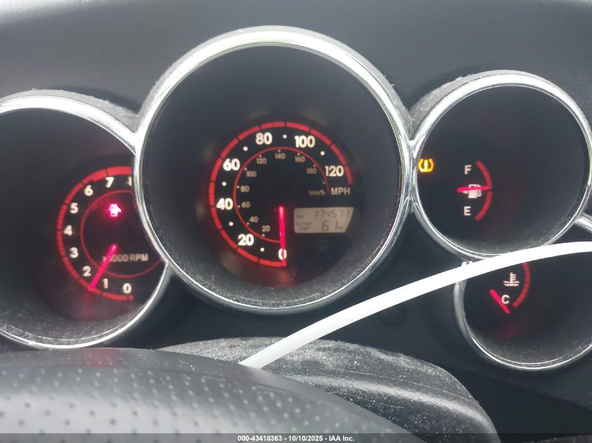 2005 Toyota Matrix Xr VIN: 2T1KR32E45C451633 Lot: 43418363