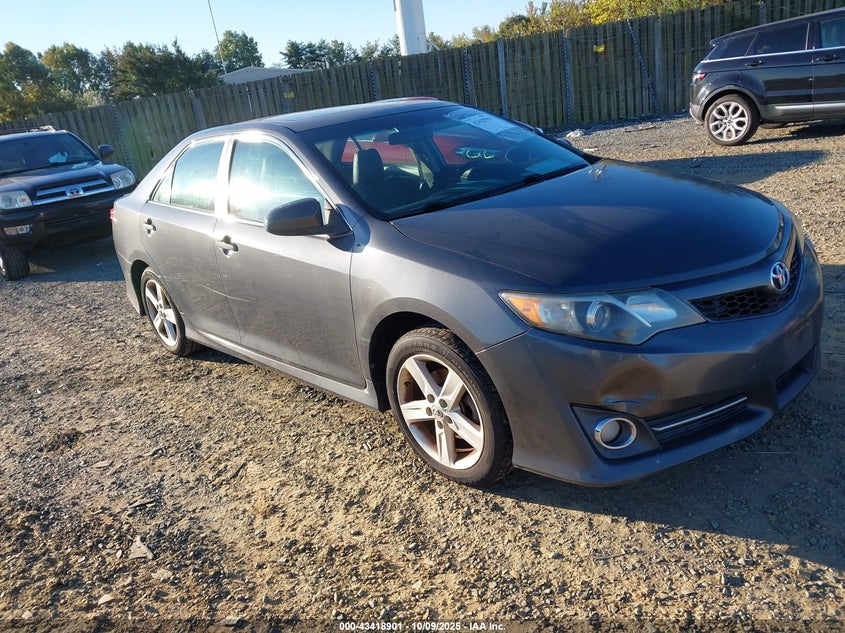TOYOTA CAMRY SE