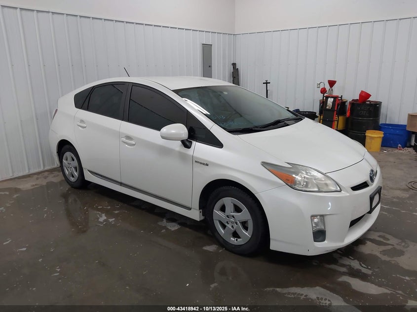 TOYOTA PRIUS THREE
