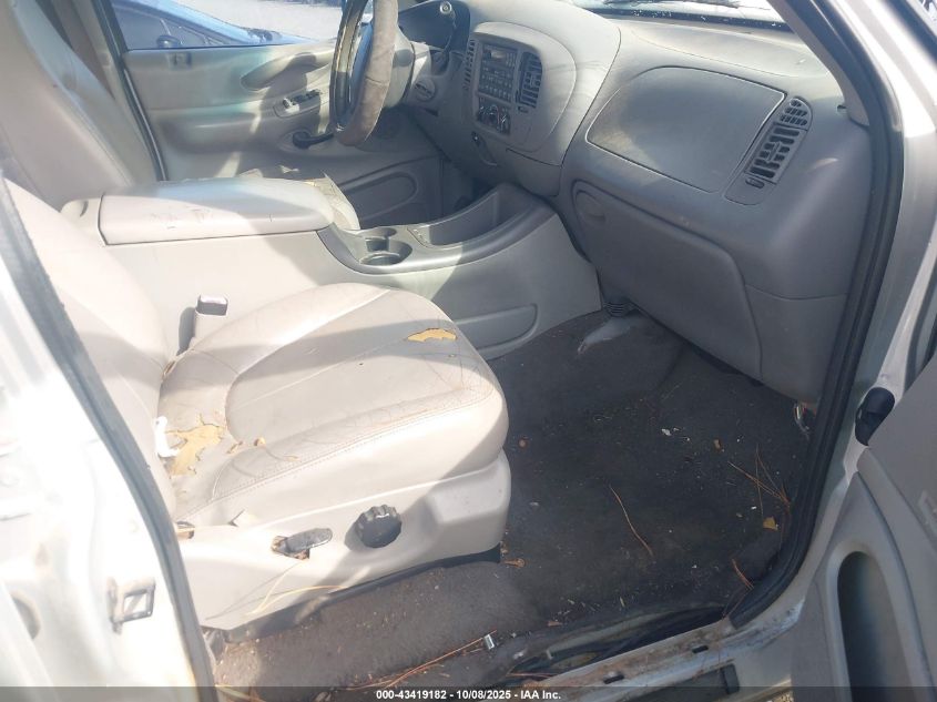 2000 Ford Expedition Xlt VIN: 1FMRU1566YLA53046 Lot: 43419182