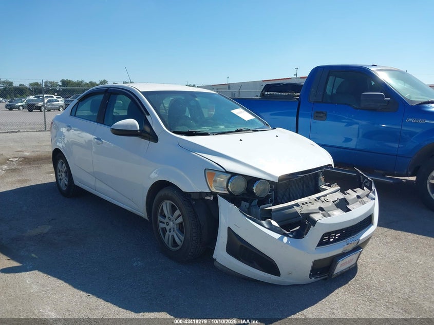 CHEVROLET SONIC LT AUTO