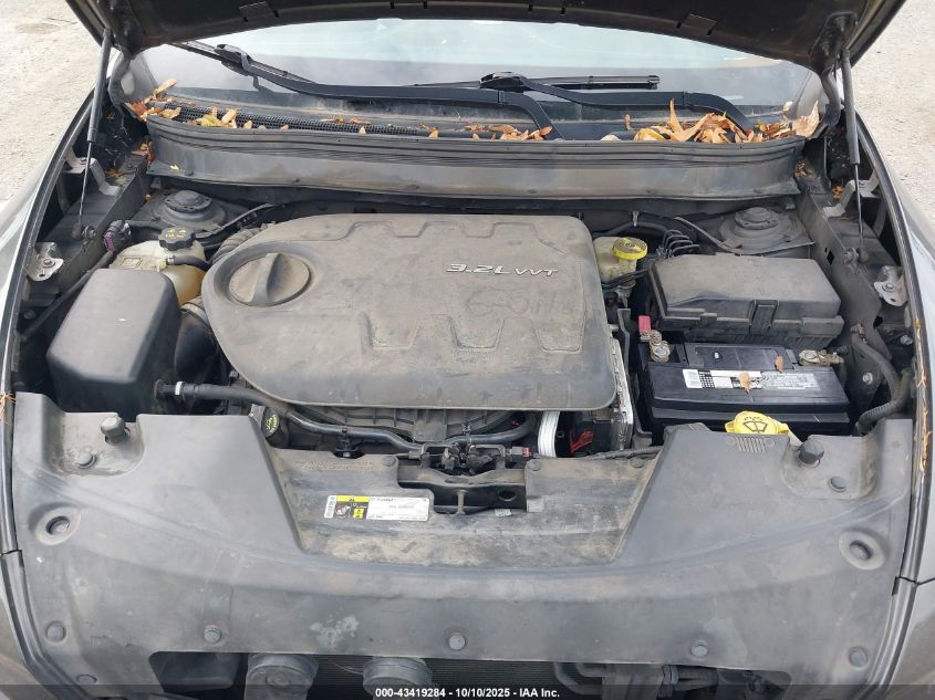 2014 Jeep Cherokee Latitude VIN: 1C4PJLCSXEW262168 Lot: 43419284