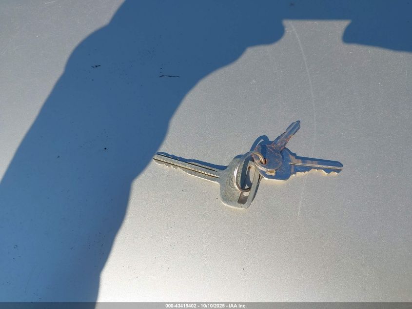 2000 Toyota Camry Le VIN: JT2BG22KXY0404152 Lot: 43419402