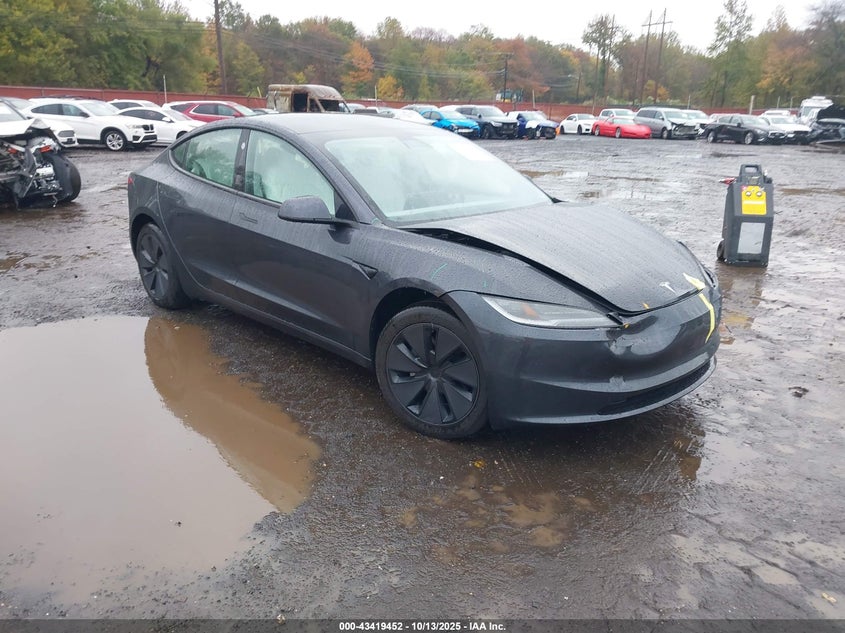 TESLA MODEL 3 LONG RANGE REAR-WHEEL DRIVE