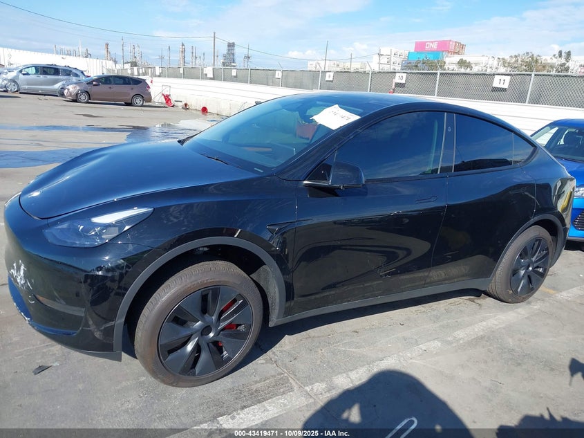 2025 Tesla Model Y Long Range Dual Motor Rear-Wheel Drive VIN: 7SAYGDED7SF233964 Lot: 43419471