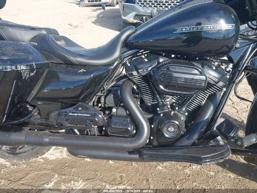 2018 Harley-Davidson Flhxs Street Glide Special VIN: 1HD1KRC15JB685589 Lot: 43419509
