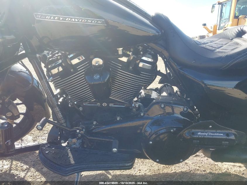 2018 Harley-Davidson Flhxs Street Glide Special VIN: 1HD1KRC15JB685589 Lot: 43419509