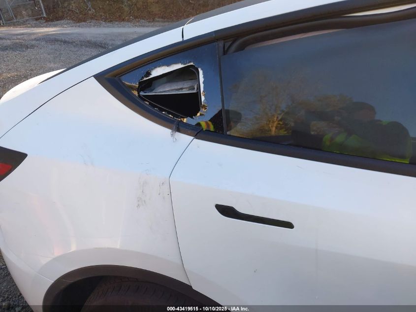 2023 Tesla Model Y Awd/Long Range Dual Motor All-Wheel Drive VIN: 7SAYGDEE3PF766927 Lot: 43419515