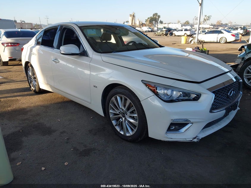 INFINITI Q50 3.0T LUXE