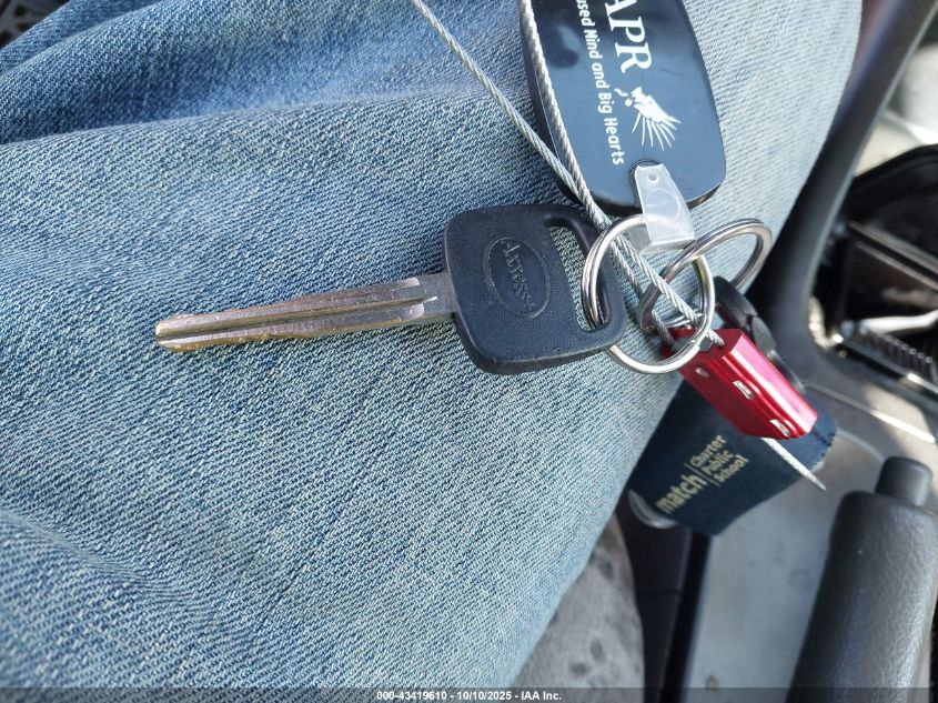 2003 Toyota Camry Le VIN: 4T1BE32K63U215935 Lot: 43419610