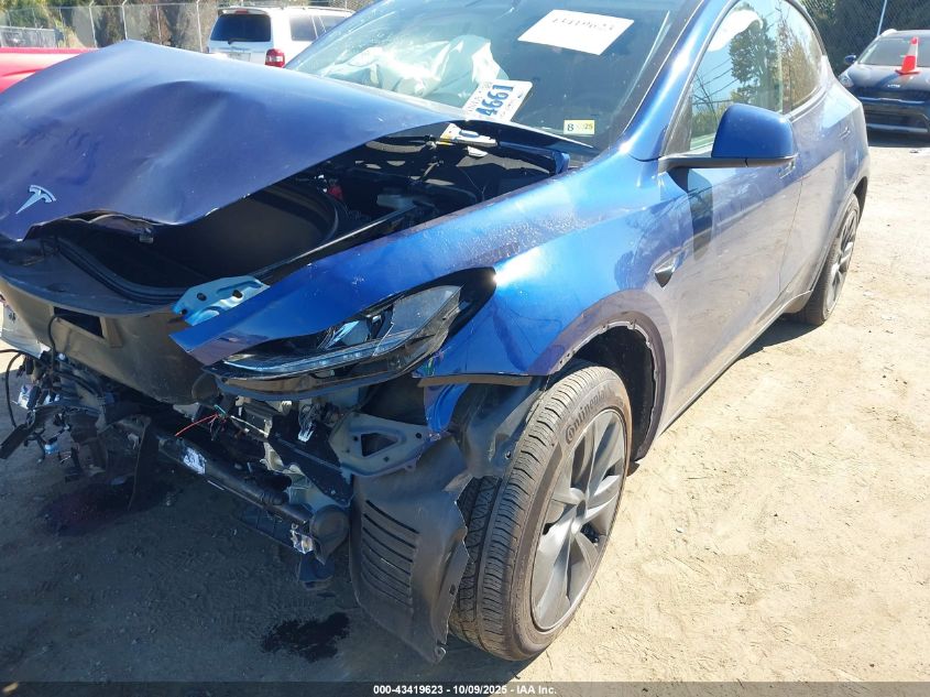 2024 Tesla Model Y Long Range Dual Motor All-Wheel Drive VIN: 7SAYGDEE6RF131980 Lot: 43419623