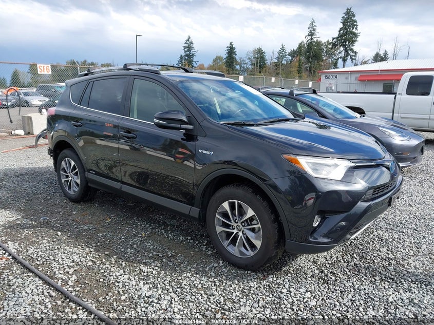 TOYOTA RAV4 HYBRID XLE