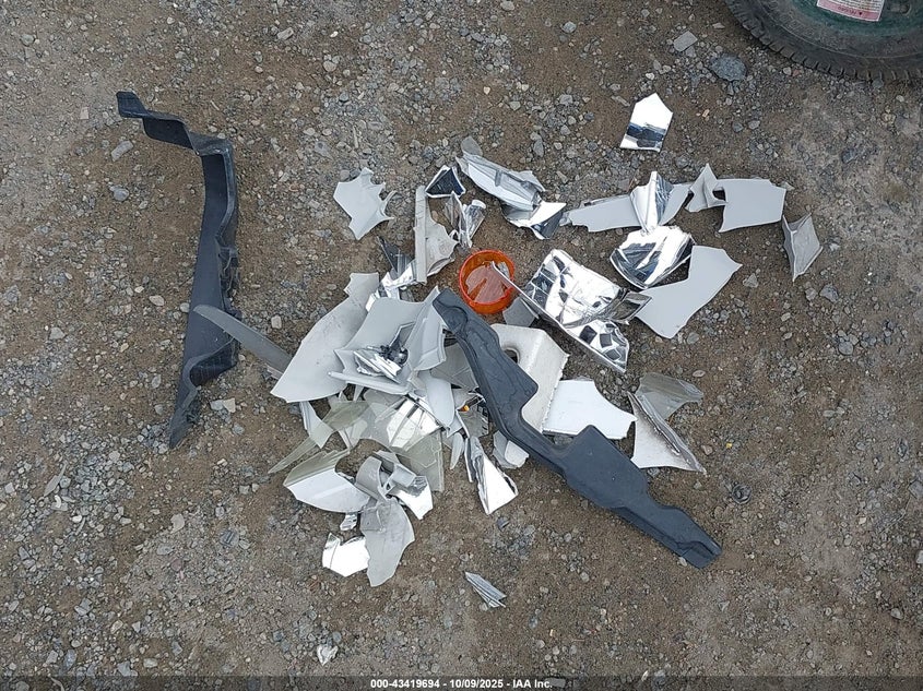 2002 Toyota Camry Xle V6 VIN: JTDBF30K220002555 Lot: 43419694